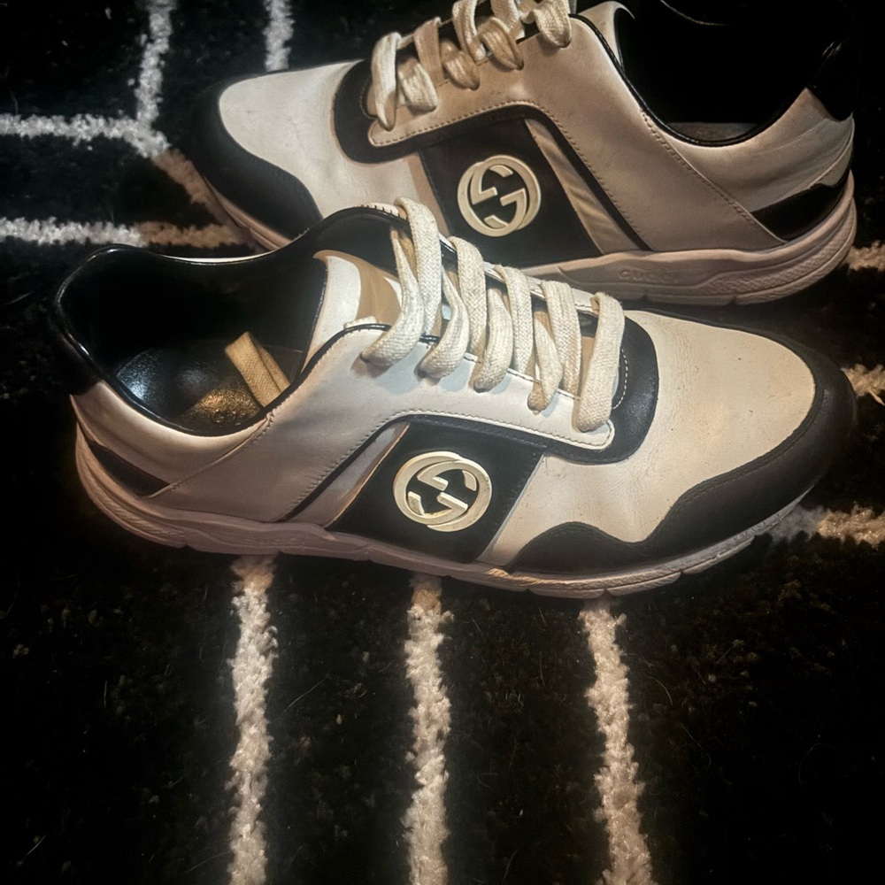 Gucci sneakers size 8 women ( can be unisex)